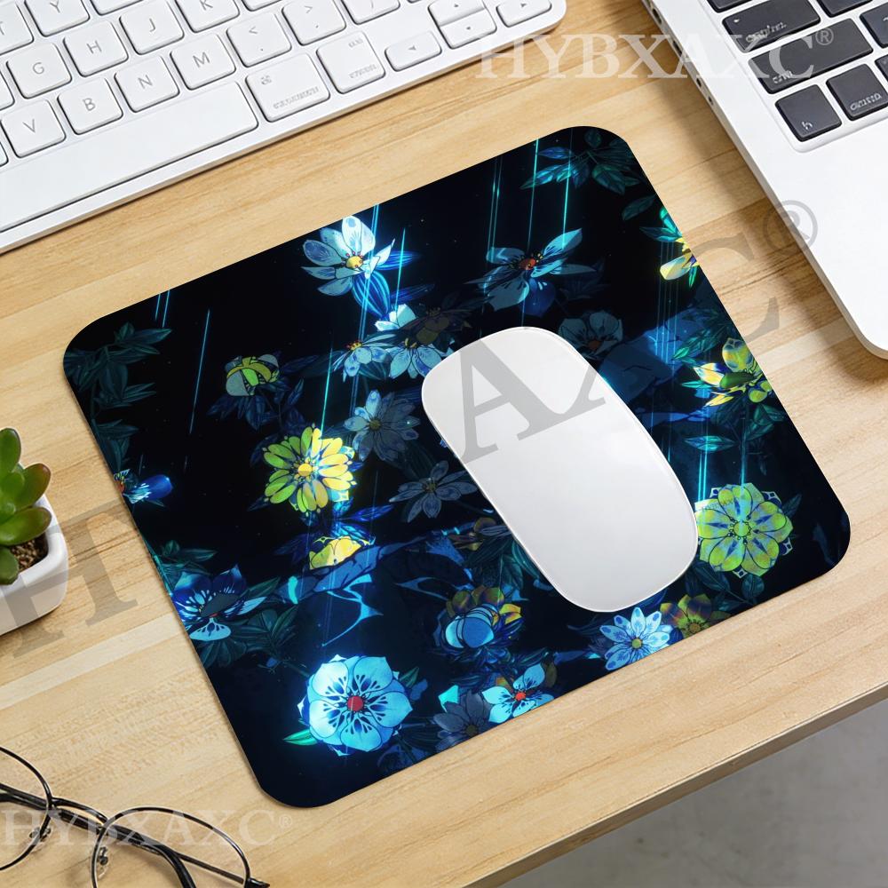 Work Desk Home Setup - لوحة ماوس بتصميم خلفية مانغا زهرية